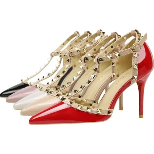 2021 Summer Sandal V Rivet Pointed High Heels 9cm T-strap Orange Stiletto Strap Leather Sandals Bridesmaid Wedding Shoes Women
