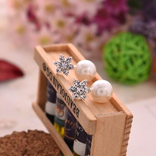 2018 Explosion Models Korean Fashion Personality Snowflake Earrings Imitation Crystal Womens Elegant Earrings Small Jewelry