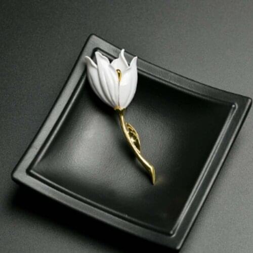 Vintage Personality Fashion Trend Red Tulip Brooch Simple Excellent Magic Jewelry Pretty Products