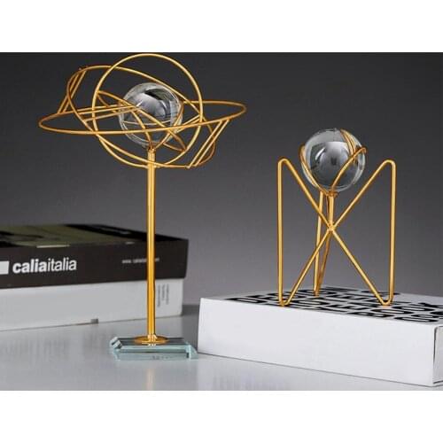 Desktop Decoration Innovative Wear-resistant Wrought Iron Simple Faux Crystal Ball Geometry Display Mold for Daily Use