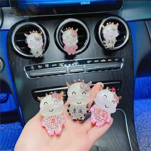 New Arrival Creative Car Air Outlet Perfume Clip Resin Calf Aroma Air Freshener Light Fragrance Cute Ornament Decoration