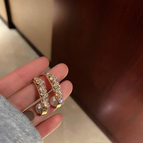 2021 New Arrival Trendy Geometric Women Dangle Earrings Pearl Earrings Korean Style Fashion Elegant Simple Cool Style Jewelry