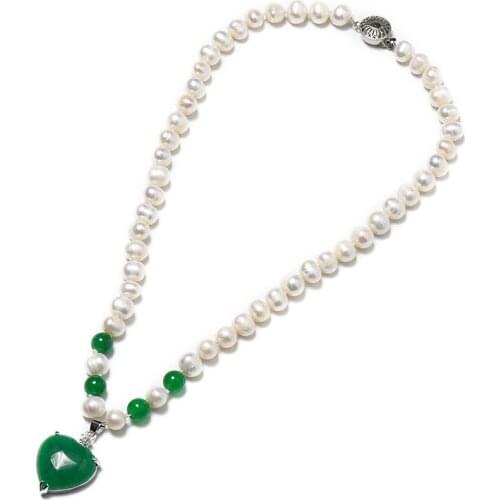 A 22*23*9 mm small Pendant the shape of a Deep Emerald Green heart with Four Light Green beads oval Pearl Beads 8-9 mm Necklace