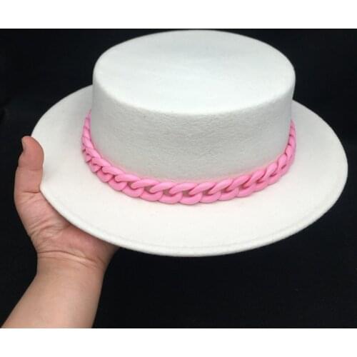 The new white flat-roofed wool womens hat female cap celebrities fashion color chain