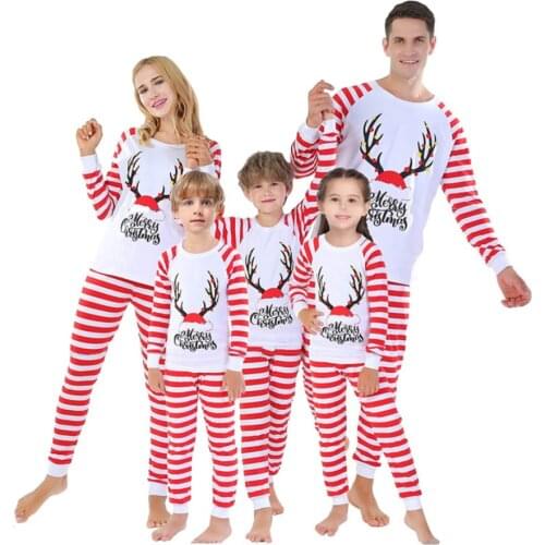 New parents and children wear Christmas, Europe and America Christmas print Mosaic pajamas set