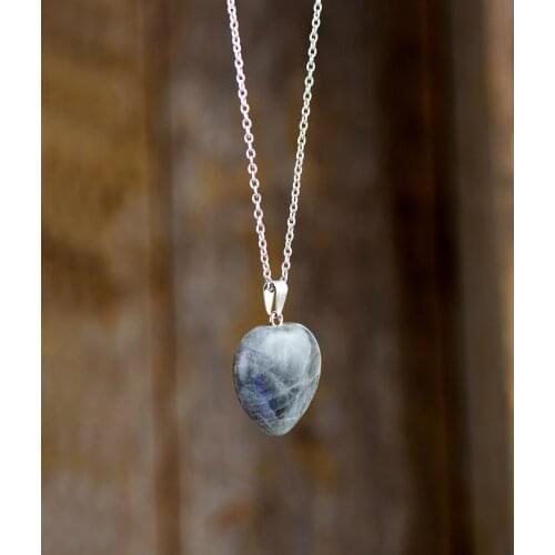 Women Gems Stone Pendant Necklace Labradorite Rhodium Chain Heart Shape Necklace Lovers Couples Teengirls Jewelry Bijoux