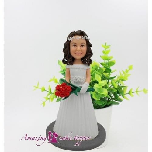 2019 AMAZING CAKE TOPPER Toys Cute little princess holding bouquet lAnd Groom Gifts Ideas Customized Figurine Valentines Day