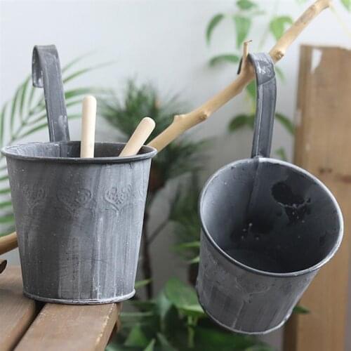 Flower Bucket Creative Hanging Iron Pail Bucket Planter Bucket Small Iron Barrel Tinplate Mini Bucket Craft Ornament for Balcony