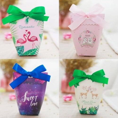 Creative Deer / Star Sky / Flamingo / Bear couplen Cartoon Candy Box Bomboniere Wedding Favors Party Supplies Gift Bags 100pcs