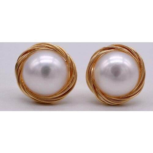 Simple pearl earrings. Natural white freshwater pearl. DIY ladies pearl earrings are wrapped in gold thread. Womens gold earrin