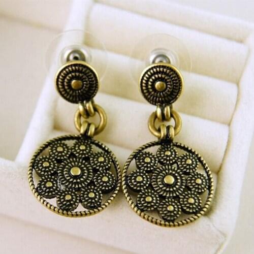 Alloy earrings retro style beauty wearing temperament charming