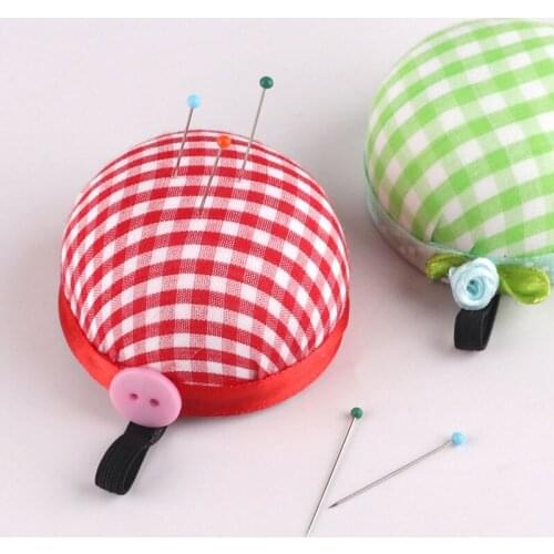 DIY Handmade Fabric Ball Needle Stitching and Wearing Wrist Socket Hand Sewing Location Needle Socket