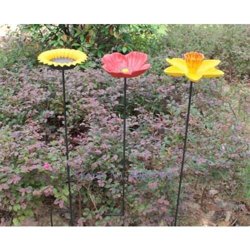 Cast iron Flower pattern Bird feeder Insert the ground Garden decoration feed Feeding water Simulation flower outdoor