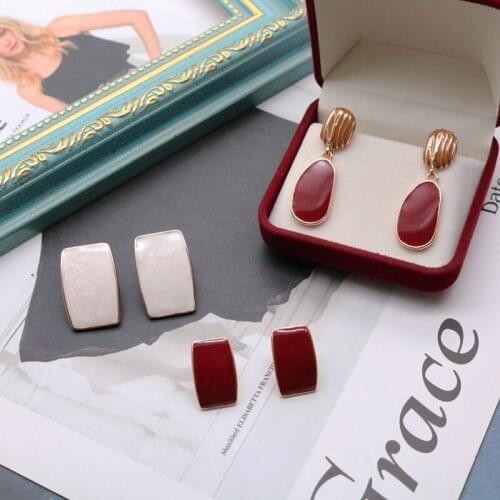 Enamel Geometry Stud Earrings Vintage Pretty Temperament Decoration Banqueta Accessories