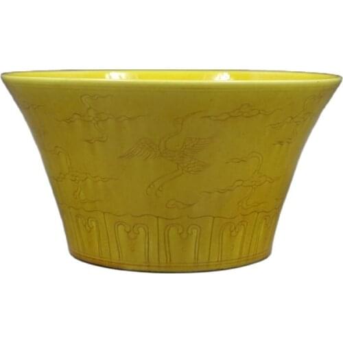 Daming Hongzhi annual system hand-carved horseshoe bowl