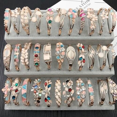 10pcs/lot Fashion Flowers Natural Stone Crystal Love Bracelets For Women Mix Style Gold Plated Metal Bangles Jewelry Wholesale