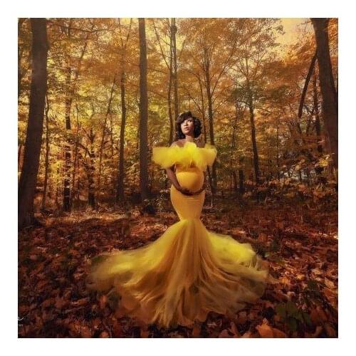 Light Yellow Mermaid Maternity Gowns Puffy Cap Sleeves Strapless Fluffy Floor Length With Train Custom Made Pregnancy Photo Shoo