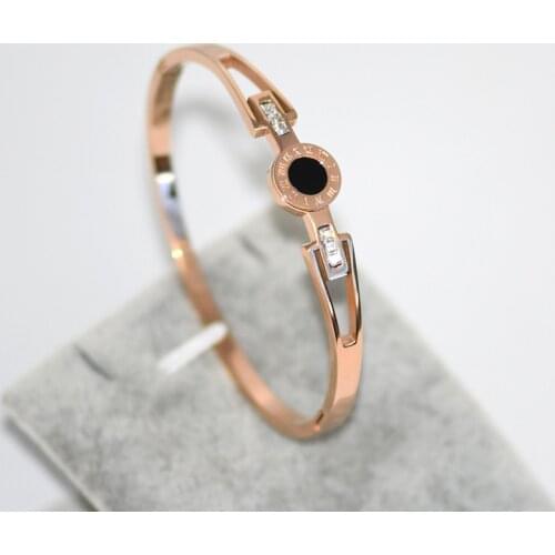 Simplicity Rose Gold Roman Numeral Bracelet For Women Fashion Jewelry Cuff Bracelets Bangles Accessories Black Shell Charm