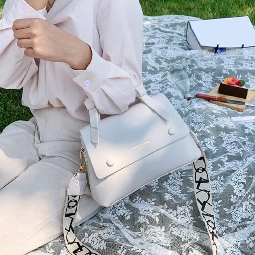 NEW Original Design Fashion Bow Handbag & Elegant Ladies Shoulder Bag Square Bag Width 25cm Height 17cm Thickness 11cm