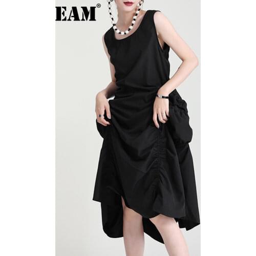 [EAM] Women Black Pleated Backless Long Dress New Round Neck Sleeveless Loose Fit Fashion Tide Spring Summer 2021 1DD9303