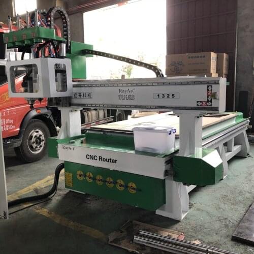 Auto Tool Change Woodworking CNC Router 1325/3D CNC Wood Router with Servo/Atc Router CNC for Wood Working Doors Engraving Table