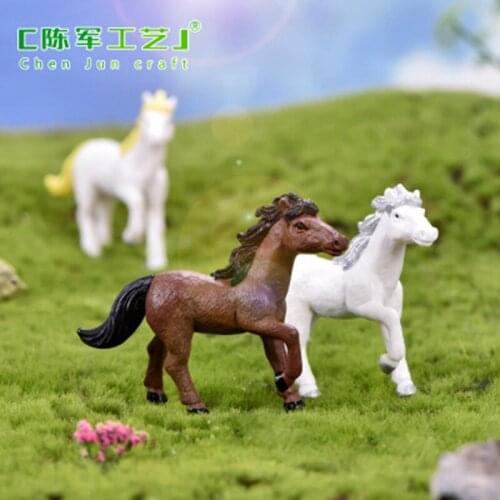 ZOCDOU 1 Piece Simulation New Horse Small Statue Figurine Crafts Ornament Miniatures DIY
