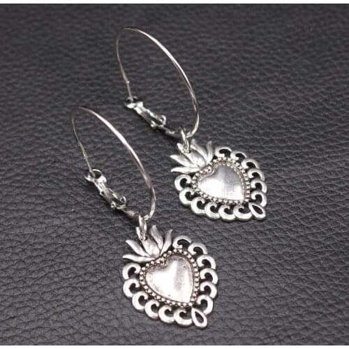 1pair Silver Plated Small Sacred Heart Cross Earrings DIY Retro Christian Jewelry Crafts For Moms Gift P635