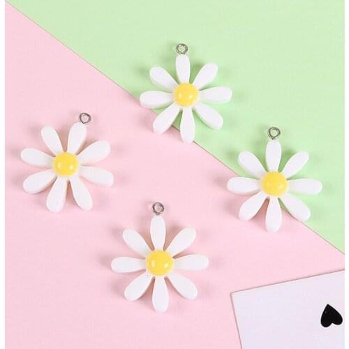 20PCS 28MM Resin Daisy Flower Charm For Earrings Bracelet Necklace Keychain Trinket Pendants For DIY Jewelry Making Accessories