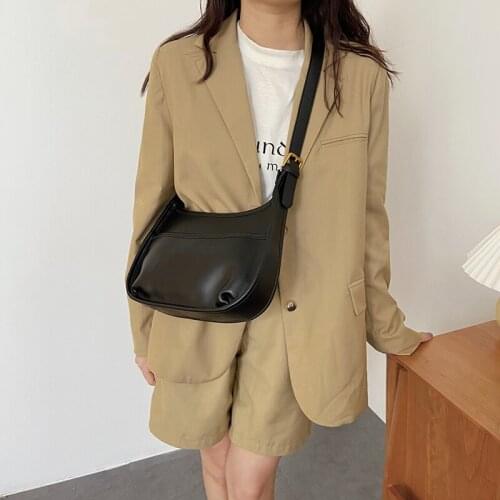 Niche design package 2021 new minimalist underarm bag trendy simple retro saddle bag