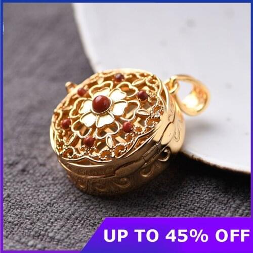 Real 100% 925 Sterling Silver Skeleton Openable Green Crystal Gawu Box Baroque Carved Vintage Thai Silver box Pendant Gifts