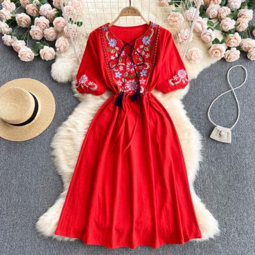 Ethnic Style Retro Embroidered Tassels Tie Round Neck Age-reducing Puff Sleeve Dress Waist Summer New Holiday Dresses