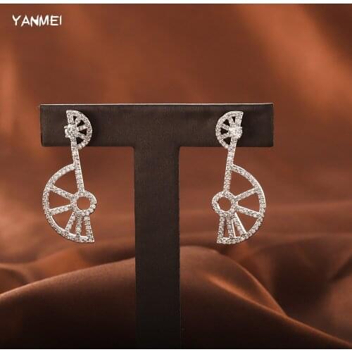 Fan-shaped Semicircle Hollow Symmetrical Earrings for Women High-quality Zircon Transparent Jewelry Luxury Wedding Party Gift