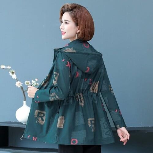 Large size 5XL Casual Windbreaker Hooded Outerwear 2021 New Middle-Aged Elderly Womens Jacket Spring Autumn Tops Female Coat