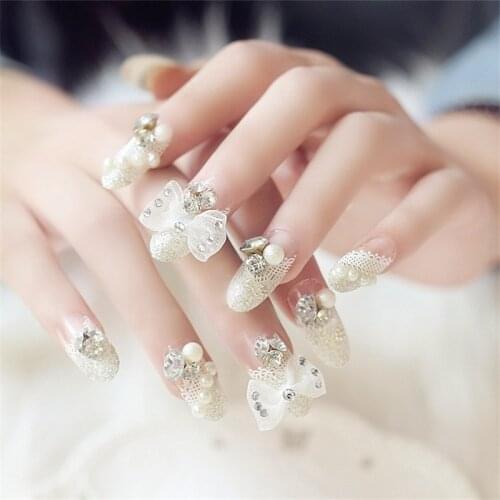 24Pcs Luxe Shining Rhinestone Wedding False Nails Transparent Glitter Gems Crown Designed Square Full Short Fake Art Bride