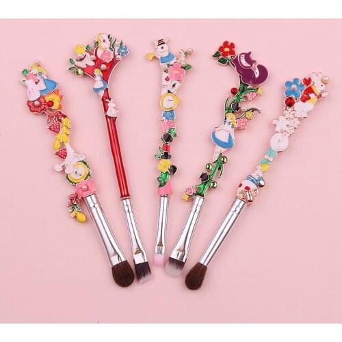 Luxury 5PCS/SET Makeup Brushes Set Alice in the Wonderland Forest Garden Plant Cosmetic Pro Foundation Makeup Brushes Tool Kit
