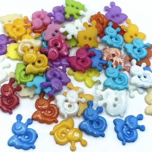 50pcs/pack Animal Snails 2 Holes Heart Shape Colorful Button 13 x 15 mm Plastic Buttons For Sewing Garment Supplies Accessory