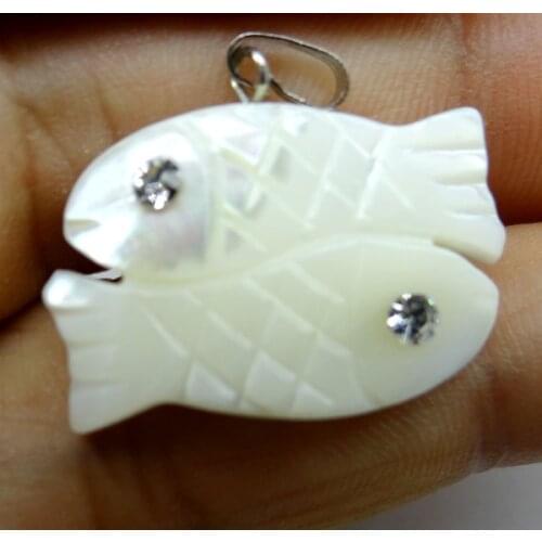 Natural beschaafde fish parelmoer kralen shell Quartz crystal pendant for diy Jewelry making necklace Accessories24pcs