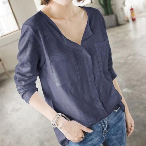 Autumn womens long-sleeved bamboo cotton V-neck T-shirt womens loose pocket top cotton slimming fashion base shirt 0912-9