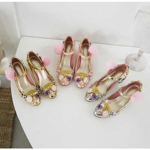 Bling bling woman clock flower beading chunky low heel fur ball buckle woman shoes sweet pink fur ball beading chunky heel shoes