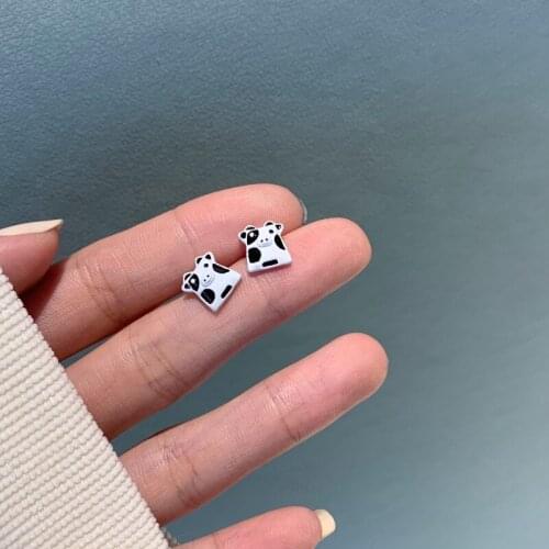 2021 New Cute Cartoon Cow Animal Stud Earrings for Women Girls Fashion Simple Small Clip On Earring No Piercing Brincos