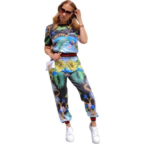 New Sports And Leisure Womens Suit Sexy Fashion Printing Short-Sleeved Trousers Two-Piece Set