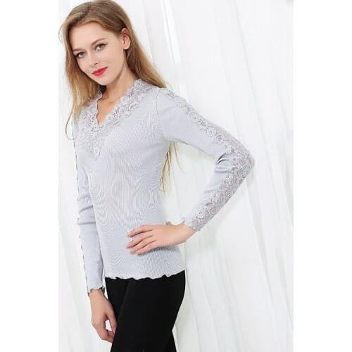 Light Colored Long Sleeved Shirt With Slim Thread Silk Cotton Silk Knit Low Collar Vest