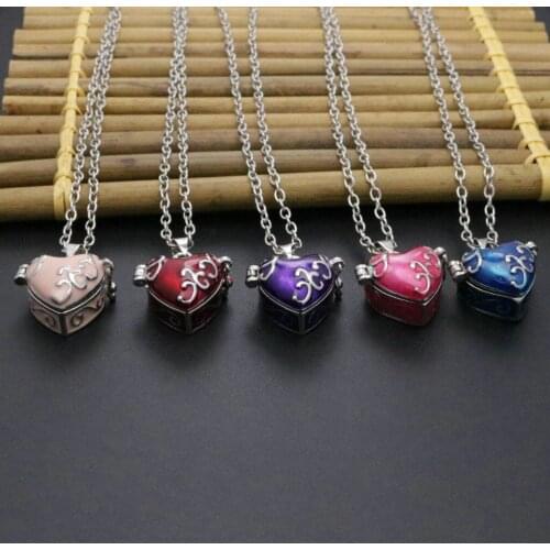 2021 New Designer Charms Vintage Fashion Copper Necklace That Can Be Opened Womens Necklace Temperament Jewelry Wholesale