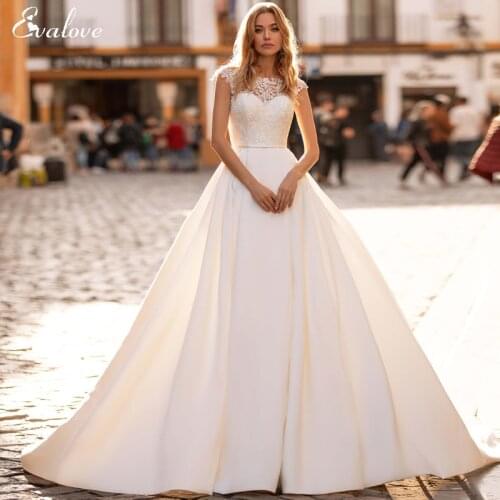 EVALOVE New Romantic O-Neck Button A-Line Wedding Dress 2021 Elegant Cap Sleeve Appliques Satin Court Train Vintage Bridal Gown