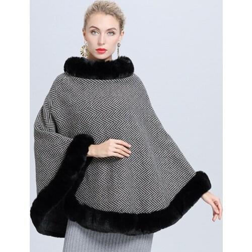 2020 Winter Warm Knitted O Neck Faux Fox Fur Sweater Women Capes Striped Poncho Big Pendulum Pullover Black Fur Coat