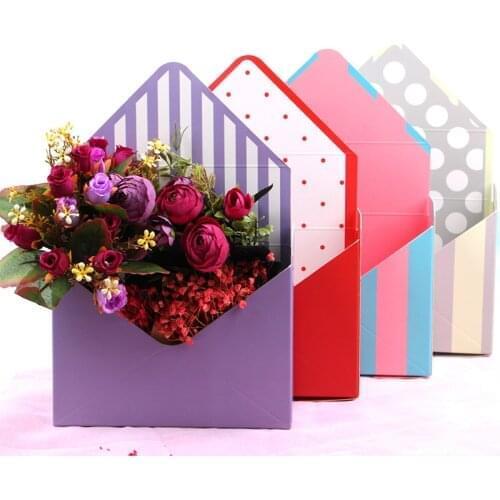 Creative Envelope Fold Flower Storage Box Wedding Engagement Party Decor Stripes Printed Paper Packaging Wrapping Box