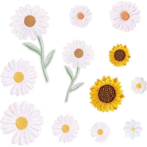 Hot Sale Little Daisy Patch Feverfew Sunflower Embroidered Cloth Stickers Iron on Patch Patches for Clothing Custom Wholesale
