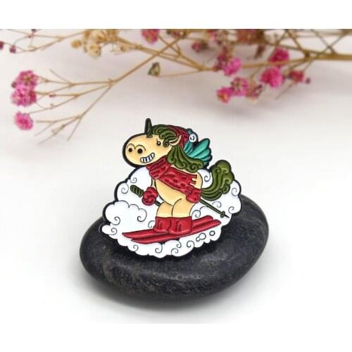 Horse Ski racing Enamel Brooch Cartoon animal Skiing sled Red scarf Hat fun Lapel Pin Winter decoration Creative Badge