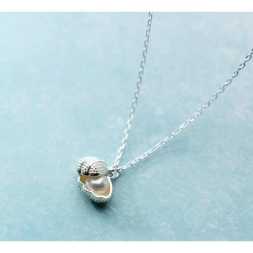 SMALL 1PC Freshwater Pearl into the Shell Shape Pendant Necklace 100% Real. 925 Sterling Silver Fine Jewelry GTLX1582