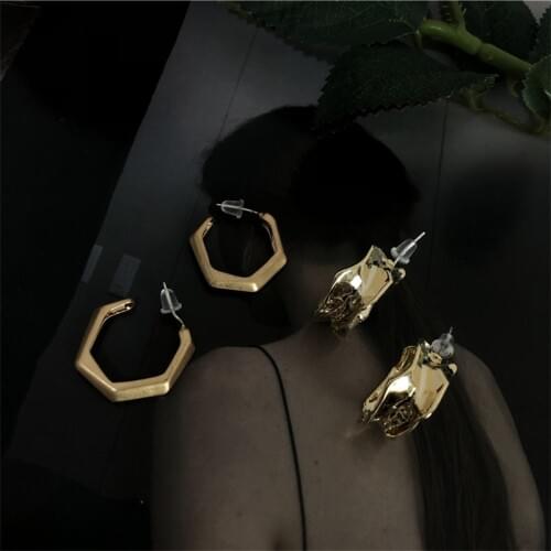 Rongho Baroque Vintage Metal Draped Gold Geometric Earrings for Women Gothic Jewelry Femme Irregular Rhombus Circle Earring
